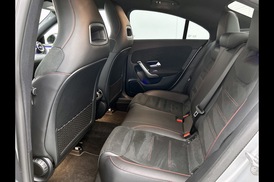 Mercedes-Benz CLA-Klasse 250 e Business Solution AMG Limited (NL-auto, Dealer OnderH, SfeerV, Carplay, Navi, StoelV, Etc