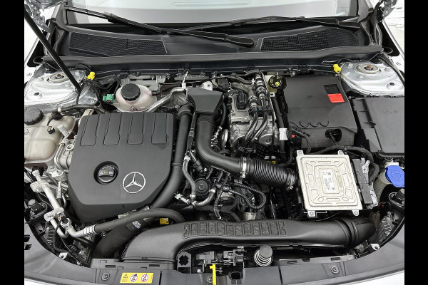 Mercedes-Benz CLA-Klasse 250 e Business Solution AMG Limited (NL-auto, Dealer OnderH, SfeerV, Carplay, Navi, StoelV, Etc