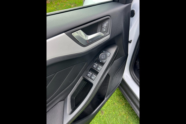 Ford Focus 1.0 EcoBoost Hybrid Edition Business | CarPlay | Camera | NAVI