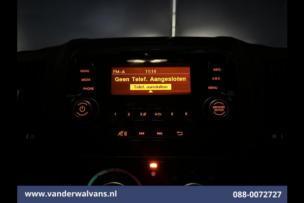 Peugeot Boxer 2.2 BlueHDi 141pk Bakwagen Laadklep Euro6 Airco | 1055kg laadvermogen | Cruisecontrol Bijrijdersbank.