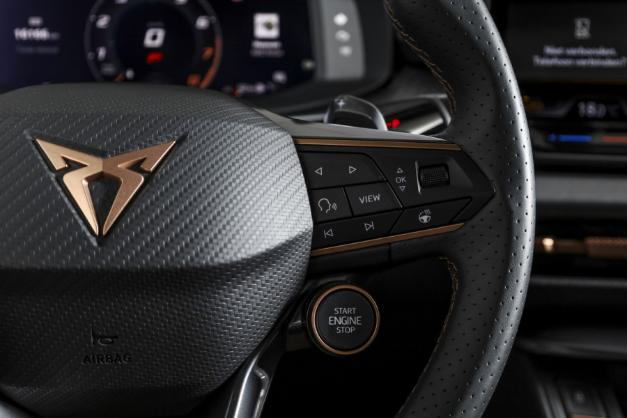 CUPRA Terramar 1.5 TSI e-Hybrid 272 PK VZ Performance | S/K-Panodak | Sennheiser Audio | Adapt. Cruise | Memory Stoel | Stoel-+Stuurverw. | PDC | 360 Camera | NAV + App. Connect | ECC | Elek. Klep | LM 19" | Dark Void lak | 5209