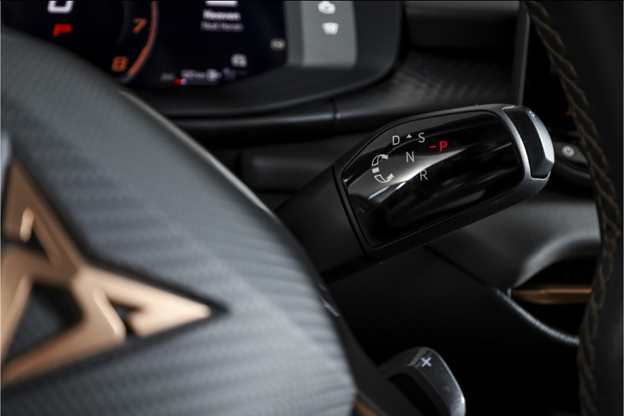 CUPRA Terramar 1.5 TSI e-Hybrid 272 PK VZ Performance | S/K-Panodak | Sennheiser Audio | Adapt. Cruise | Memory Stoel | Stoel-+Stuurverw. | PDC | 360 Camera | NAV + App. Connect | ECC | Elek. Klep | LM 19" | Dark Void lak | 5209