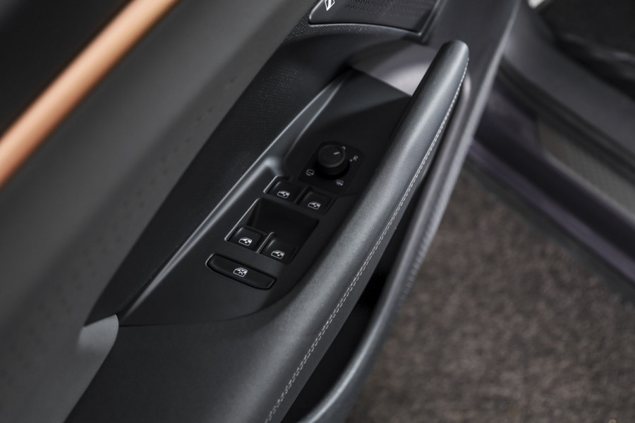 CUPRA Terramar 1.5 TSI e-Hybrid 272 PK VZ Performance | S/K-Panodak | Sennheiser Audio | Adapt. Cruise | Memory Stoel | Stoel-+Stuurverw. | PDC | 360 Camera | NAV + App. Connect | ECC | Elek. Klep | LM 19" | Dark Void lak | 5209