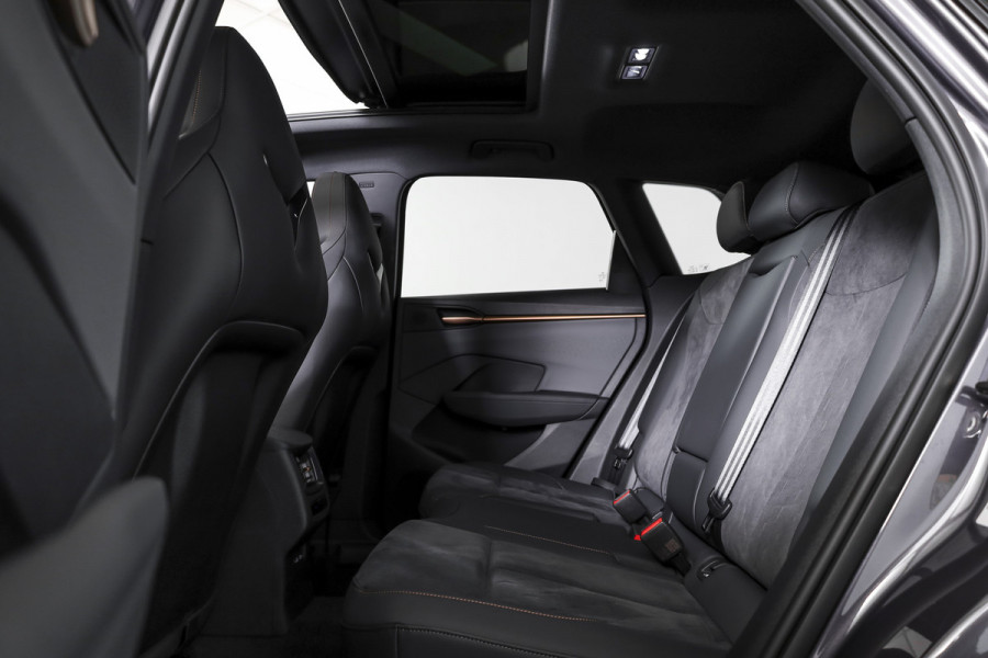 CUPRA Terramar 1.5 TSI e-Hybrid 272 PK VZ Performance | S/K-Panodak | Sennheiser Audio | Adapt. Cruise | Memory Stoel | Stoel-+Stuurverw. | PDC | 360 Camera | NAV + App. Connect | ECC | Elek. Klep | LM 19" | Dark Void lak | 5209