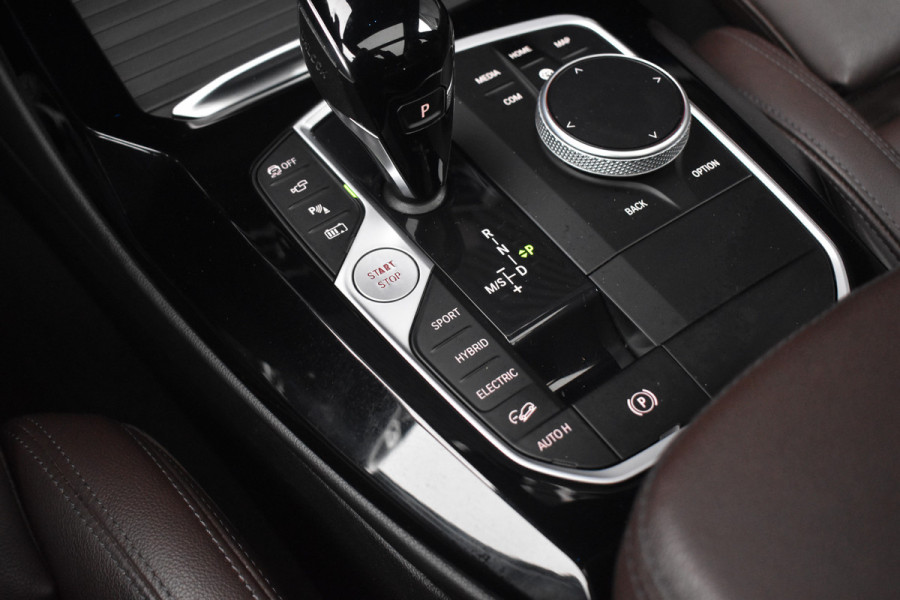 BMW X3 xDrive30e High Executive M Sport | Pano | Trekhaak | 360 Camera  | Head-Up | Adaptive LED | Sfeerverlichting |