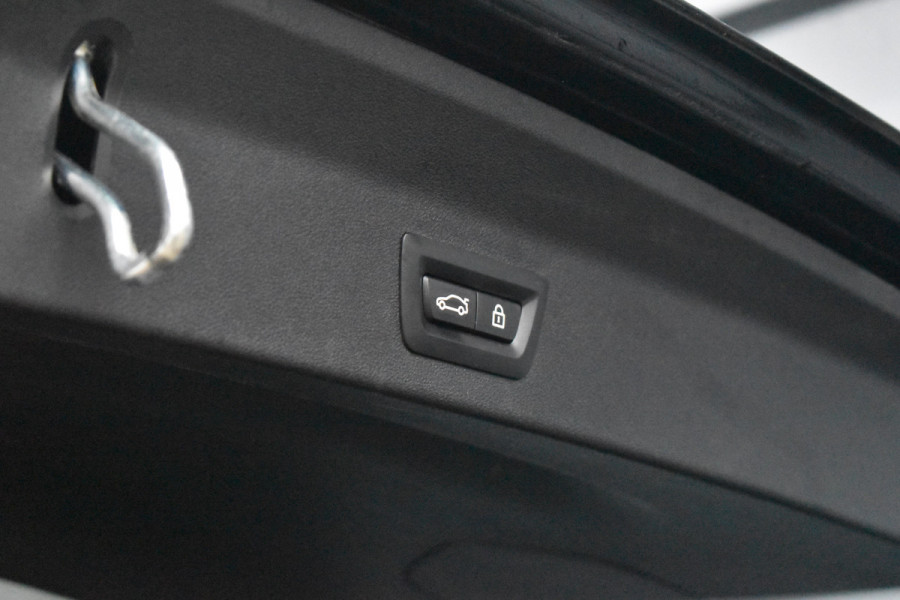 BMW X3 xDrive30e High Executive M Sport | Pano | Trekhaak | 360 Camera  | Head-Up | Adaptive LED | Sfeerverlichting |