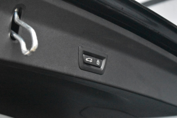 BMW X3 xDrive30e High Executive M Sport | Pano | Trekhaak | 360 Camera  | Head-Up | Adaptive LED | Sfeerverlichting |