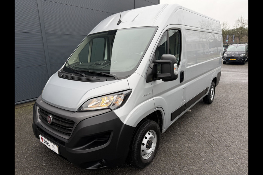 Fiat Ducato 140pk L2H2 (Trekhaak - Camera - Navigatie - Automatische Airco - Houten vloer + Zijwand panelen)