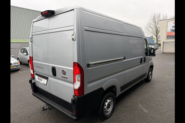Fiat Ducato 140pk L2H2 (Trekhaak - Camera - Navigatie - Automatische Airco - Houten vloer + Zijwand panelen)