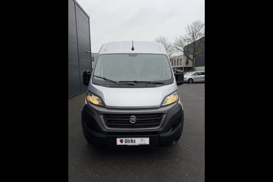 Fiat Ducato 140pk L2H2 (Trekhaak - Camera - Navigatie - Automatische Airco - Houten vloer + Zijwand panelen)