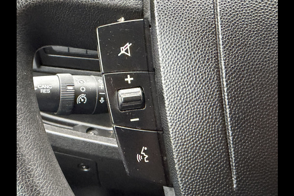 Fiat Ducato 140pk L2H2 (Trekhaak - Camera - Navigatie - Automatische Airco - Houten vloer + Zijwand panelen)