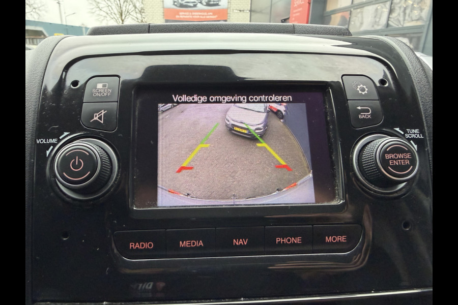 Fiat Ducato 140pk L2H2 (Trekhaak - Camera - Navigatie - Automatische Airco - Houten vloer + Zijwand panelen)