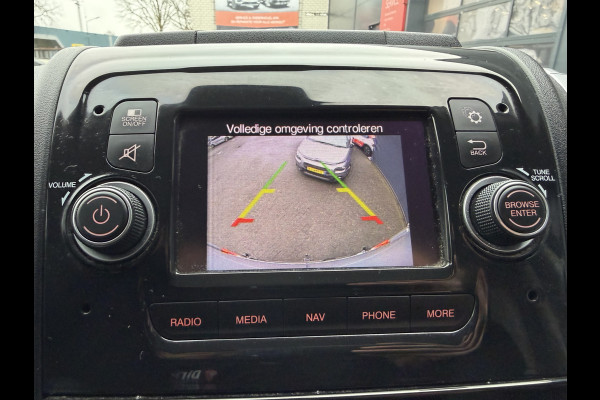 Fiat Ducato 140pk L2H2 (Trekhaak - Camera - Navigatie - Automatische Airco - Houten vloer + Zijwand panelen)