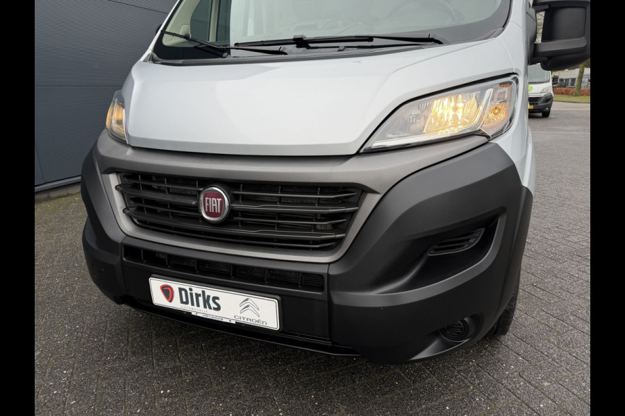 Fiat Ducato 140pk L2H2 (Trekhaak - Camera - Navigatie - Automatische Airco - Houten vloer + Zijwand panelen)