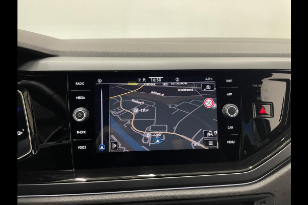 Volkswagen Polo 1.0 TSI R-Line DSG Navigatie Apple Carplay/Android Auto Camera Parkeersensoren Adaptive Cruise Control Matrix-LED-koplamp Lichtmetalen velgen Climate Control Getinte ramen