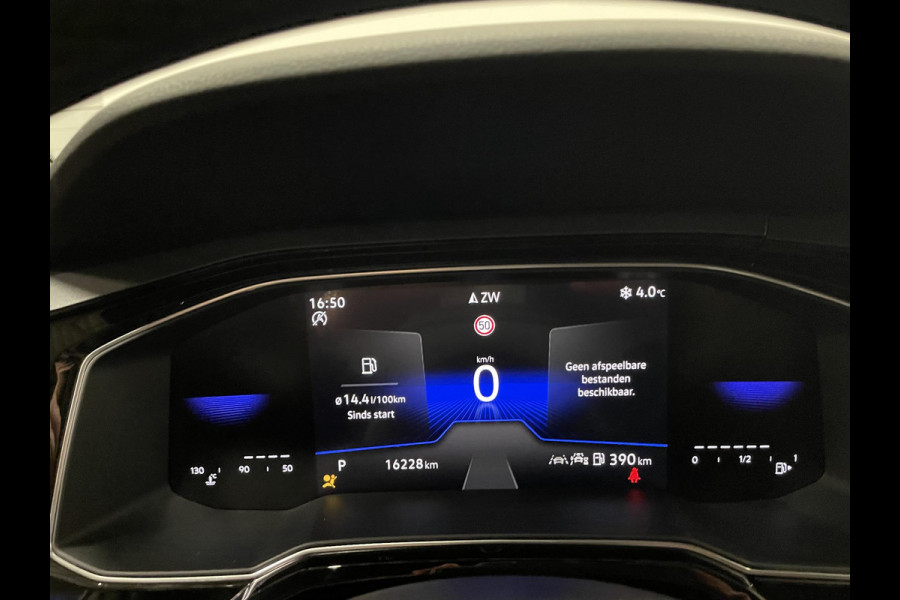 Volkswagen Polo 1.0 TSI R-Line DSG Navigatie Apple Carplay/Android Auto Camera Parkeersensoren Adaptive Cruise Control Matrix-LED-koplamp Lichtmetalen velgen Climate Control Getinte ramen