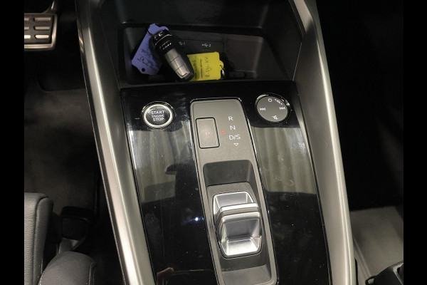 Audi A3 Sportback 30 TFSI S edition Navigatie Apple Carplay / Android Auto Adaptive Cruise Control Parkeersensoren Full Led Virtual Cockpit Climate Control
