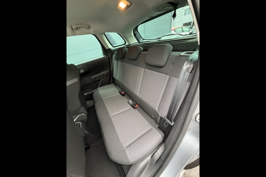 Citroën C3 Aircross 130pk Plus (Automatische Airco - Grip Control - Navigatie - Apple Carplay - Lichtmetalen velgen incl 4S - Parkeersensoren - LED)