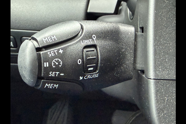 Citroën C3 Aircross 130pk Plus (Automatische Airco - Grip Control - Navigatie - Apple Carplay - Lichtmetalen velgen incl 4S - Parkeersensoren - LED)