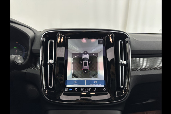 Volvo XC40 Recharge P8 AWD R-Design [ 3-Fase ] {SOH-90%} (INCL.BTW) Aut. *PANO | LEATHER-ALCANTARA | ADAPTIVE-CRUISE | DIGI-COCKPIT | FULL-LED | HARMAN/KARDON | TOP-VIEW | NAVI-FULLMAP | ECC | PDC | KEYLESS | HEATED-SPORTSEATS | TOWBAR | 20''ALU*