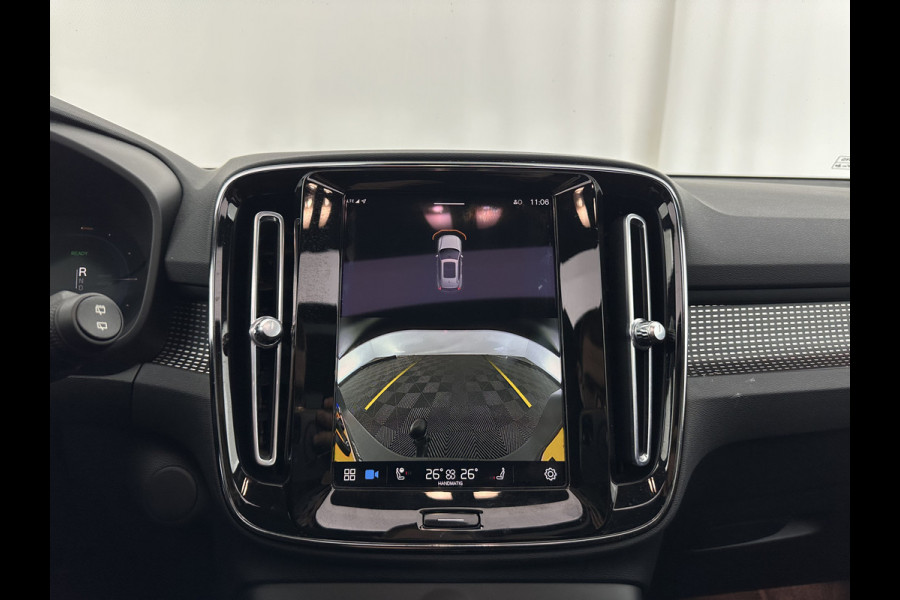 Volvo XC40 Recharge P8 AWD R-Design [ 3-Fase ] {SOH-90%} (INCL.BTW) Aut. *PANO | LEATHER-ALCANTARA | ADAPTIVE-CRUISE | DIGI-COCKPIT | FULL-LED | HARMAN/KARDON | TOP-VIEW | NAVI-FULLMAP | ECC | PDC | KEYLESS | HEATED-SPORTSEATS | TOWBAR | 20''ALU*