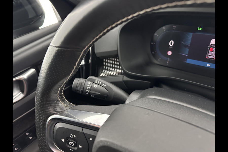 Volvo XC40 Recharge P8 AWD R-Design [ 3-Fase ] {SOH-90%} (INCL.BTW) Aut. *PANO | LEATHER-ALCANTARA | ADAPTIVE-CRUISE | DIGI-COCKPIT | FULL-LED | HARMAN/KARDON | TOP-VIEW | NAVI-FULLMAP | ECC | PDC | KEYLESS | HEATED-SPORTSEATS | TOWBAR | 20''ALU*