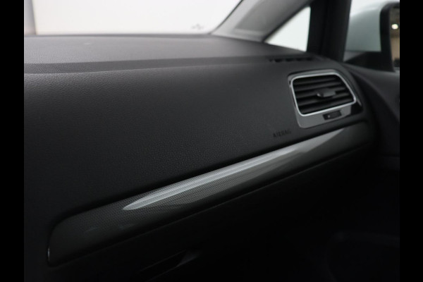 Volkswagen Golf 1.0 TSI Comfortline | Automaat | Stoelverwarming | Navigatie | Parkeerhulp | Adaptive cruise | Bluetooth | Climate control
