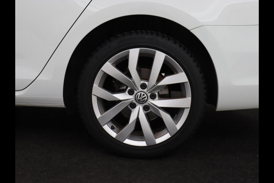 Volkswagen Golf 1.0 TSI Comfortline | Automaat | Stoelverwarming | Navigatie | Parkeerhulp | Adaptive cruise | Bluetooth | Climate control