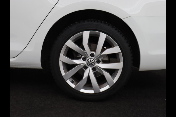 Volkswagen Golf 1.0 TSI Comfortline | Automaat | Stoelverwarming | Navigatie | Parkeerhulp | Adaptive cruise | Bluetooth | Climate control