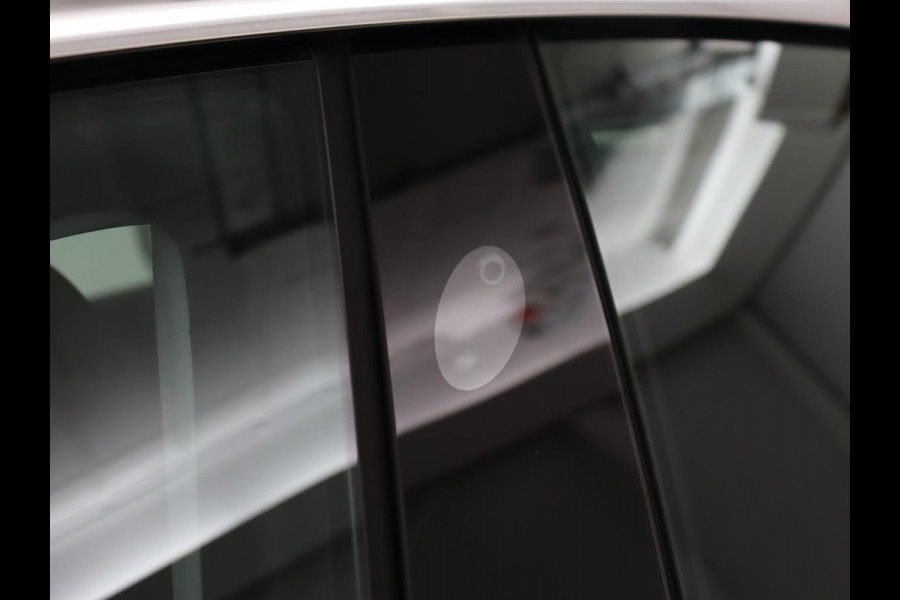 Tesla Model 3 Long Range AWD 75kWh | Panoramadak | Autopilot | Leder | Stoelverwarming | Full LED | Navigatie | Keyless | 18'' | Camera