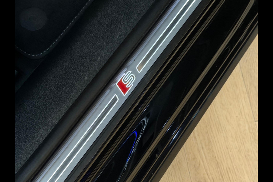 Audi A4 Limousine 35 TFSI S Line. Facelift - Carplay - Sfeer