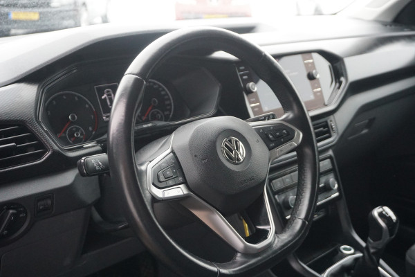 Volkswagen T-Cross 1.0 TSI Life | CLIMATE | TREKHAAK | CARPLAY/ NAVI | ACC |