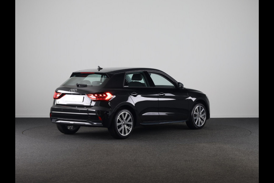 Audi A1 Sportback Advanced edition 25 TFSI 95 pk | Parkeerhulp plus | Automatische airco | Apple carplay | Dak in contrast kleur |