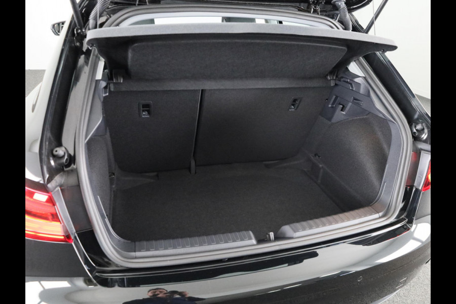 Audi A1 Sportback Advanced edition 25 TFSI 95 pk | Parkeerhulp plus | Automatische airco | Apple carplay | Dak in contrast kleur |