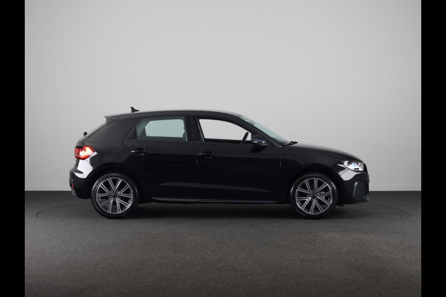Audi A1 Sportback Advanced edition 25 TFSI 95 pk | Parkeerhulp plus | Automatische airco | Apple carplay | Dak in contrast kleur |