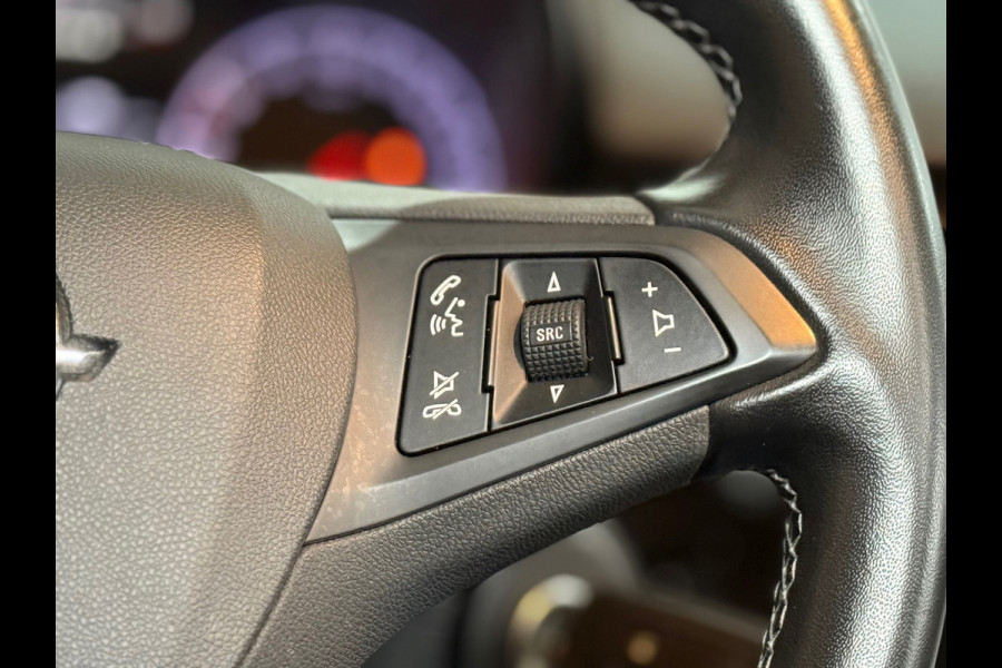 Opel Corsa 1.4 Online Edition 5 deurs | Airco | Schuif-/Kanteldak | Navigatie | Trekhaak | Cruise Control | Sportstoelen