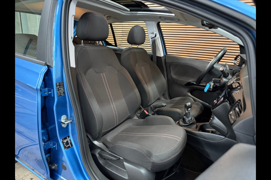 Opel Corsa 1.4 Online Edition 5 deurs | Airco | Schuif-/Kanteldak | Navigatie | Trekhaak | Cruise Control | Sportstoelen