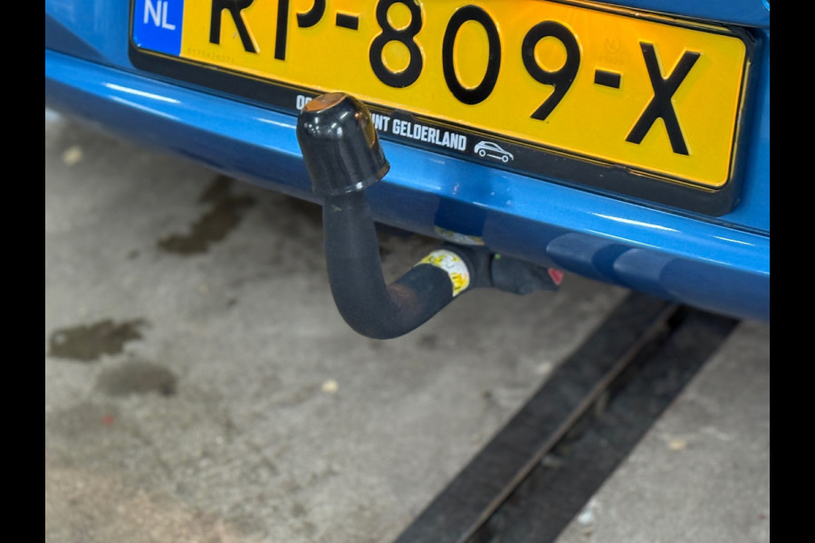 Opel Corsa 1.4 Online Edition 5 deurs | Airco | Schuif-/Kanteldak | Navigatie | Trekhaak | Cruise Control | Sportstoelen