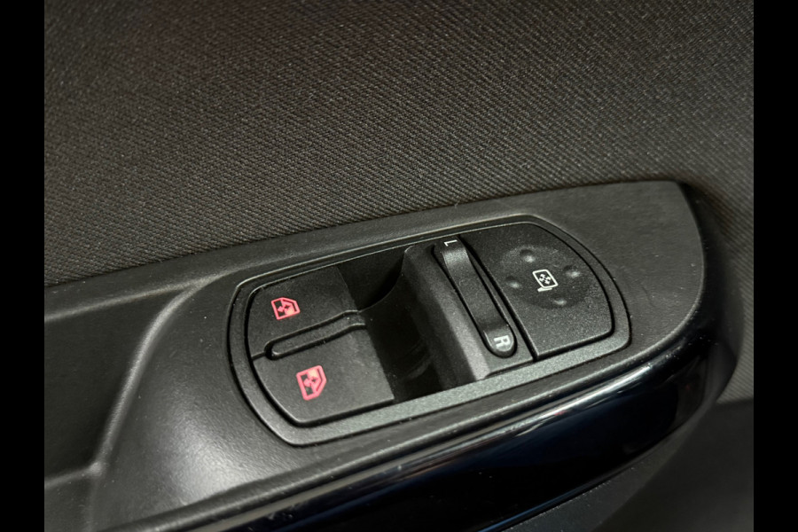 Opel Corsa 1.4 Online Edition 5 deurs | Airco | Schuif-/Kanteldak | Navigatie | Trekhaak | Cruise Control | Sportstoelen