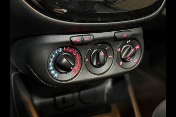Opel Corsa 1.4 Online Edition 5 deurs | Airco | Schuif-/Kanteldak | Navigatie | Trekhaak | Cruise Control | Sportstoelen