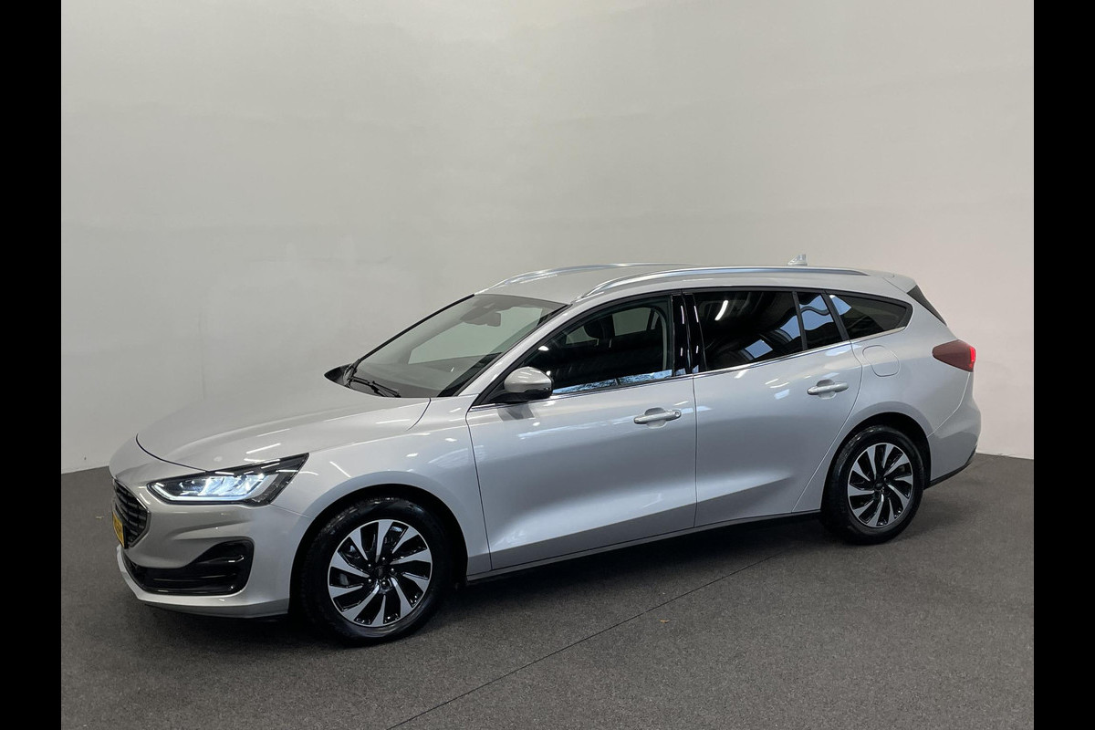 Ford FOCUS Wagon 1.0 EcoBoost Hybrid Titanium Rijklaar incl 12 mnd BOVAG garantie! Airco ECC Navi Carplay PDC VA+ Camera Full LED DAB+ Lichtmetalen velgen