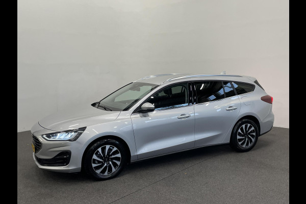 Ford FOCUS Wagon 1.0 EcoBoost Hybrid Titanium Rijklaar incl 12 mnd BOVAG garantie! Airco ECC Navi Carplay PDC VA+ Camera Full LED DAB+ Lichtmetalen velgen