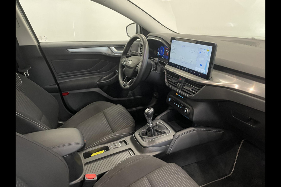 Ford FOCUS Wagon 1.0 EcoBoost Hybrid Titanium Rijklaar incl 12 mnd BOVAG garantie! Airco ECC Navi Carplay PDC VA+ Camera Full LED DAB+ Lichtmetalen velgen
