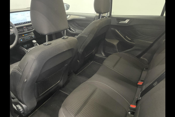 Ford FOCUS Wagon 1.0 EcoBoost Hybrid Titanium Rijklaar incl 12 mnd BOVAG garantie! Airco ECC Navi Carplay PDC VA+ Camera Full LED DAB+ Lichtmetalen velgen