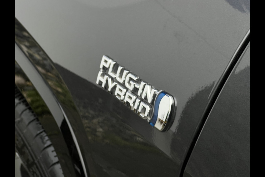 Toyota RAV4 2.5 Plug-in Hybrid AWD Bi-Tone | Navi | LED | Camera | CarPlay | ACC | HUD | 19 inch