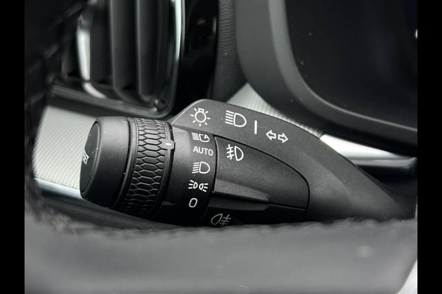 Volvo XC60 B4 Plus Dark | Trekhaak | Navi | Camera | Memory