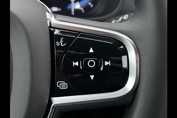 Volvo XC60 B4 Plus Dark | Trekhaak | Navi | Camera | Memory