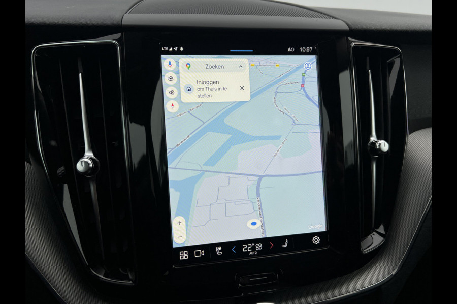 Volvo XC60 B4 Plus Dark | Trekhaak | Navi | Camera | Memory