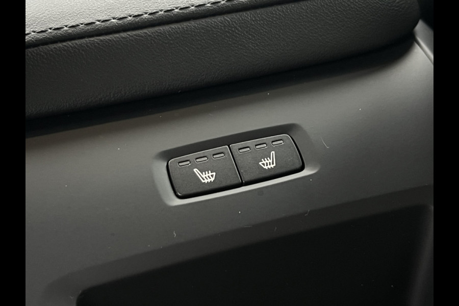 Volvo XC60 B4 Plus Dark | Trekhaak | Navi | Camera | Memory