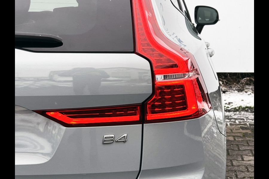 Volvo XC60 B4 Plus Dark | Trekhaak | Navi | Camera | Memory